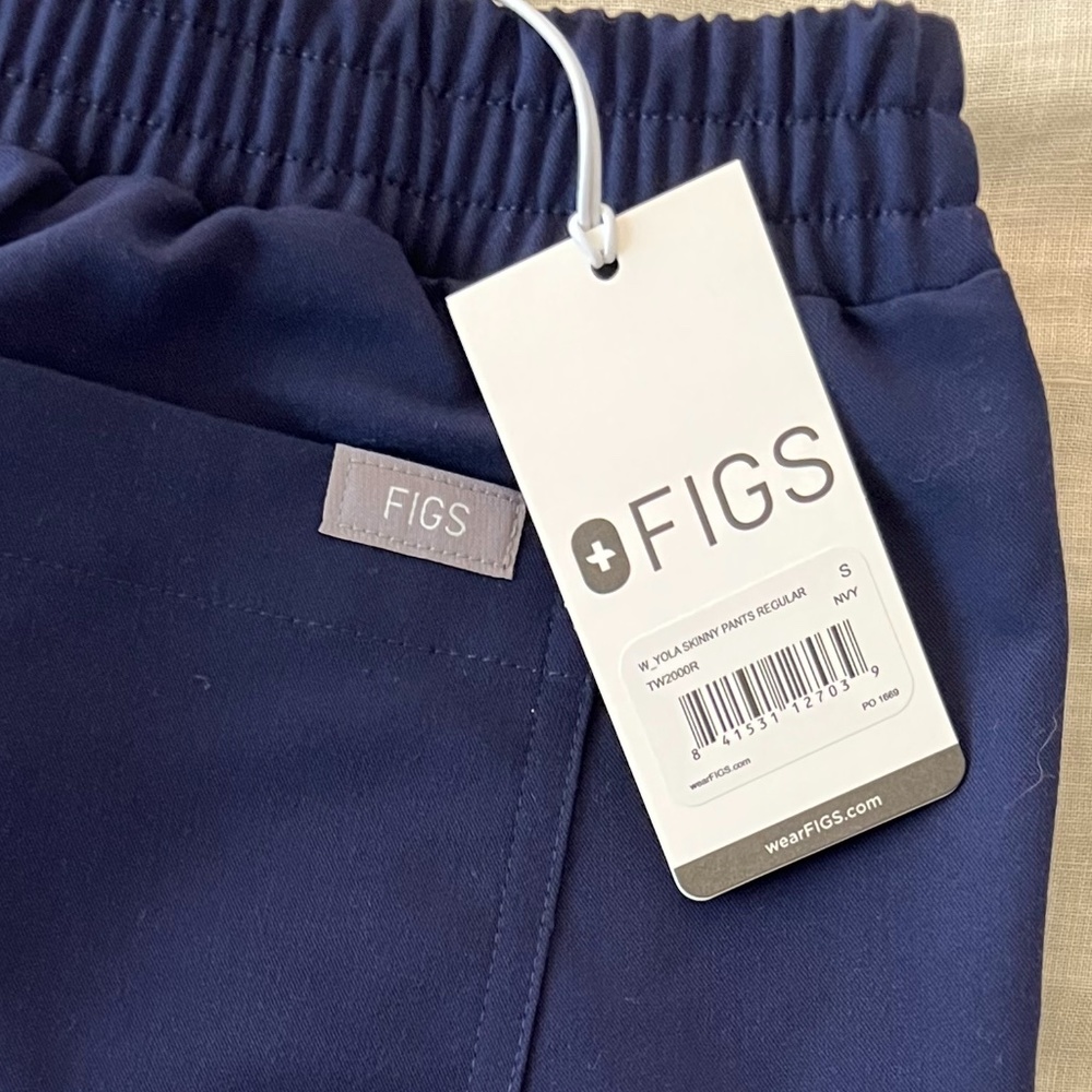 BRAND NEW: FIGS yola skinny pant, navy blue size Small